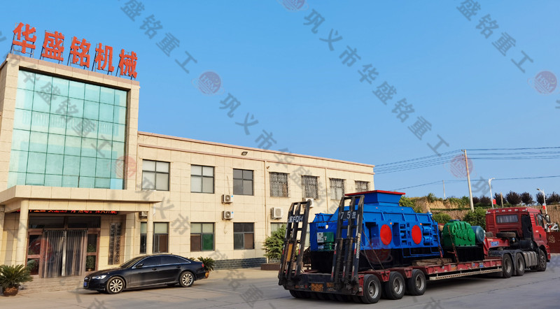 1500×800液壓對(duì)輥破碎機(jī)裝車(chē)發(fā)往廣東